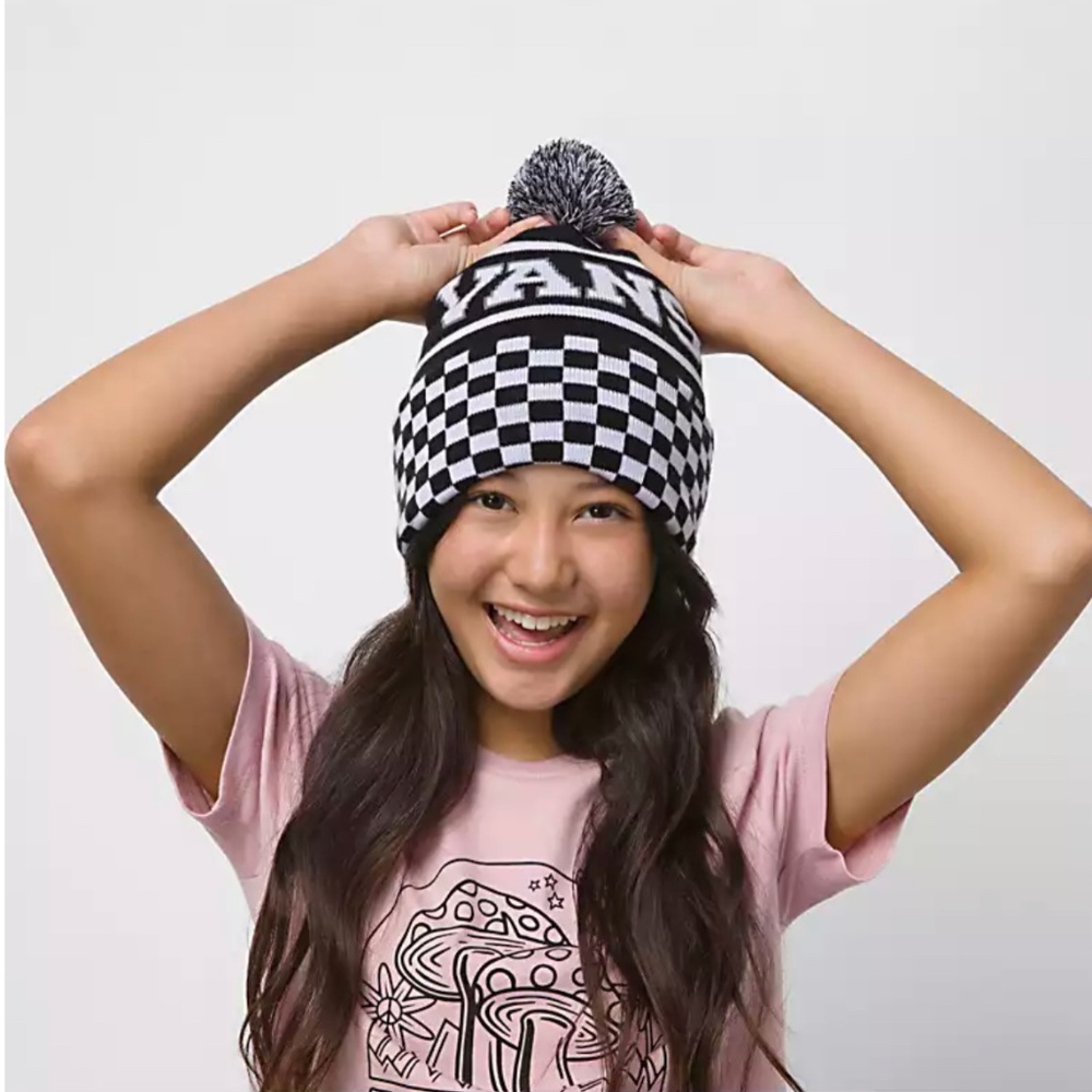 VANS Spirit Pom White Black Beanie Unisex Knit Hat One Size VN0A5LG3Y28